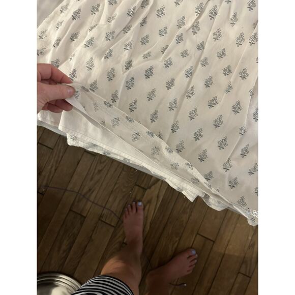 Marks And Spencer autograph White And Silver Dress size 6-7 - Picture 6 of 7